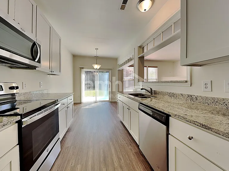 1119 Bridlemine Dr — Photo 3