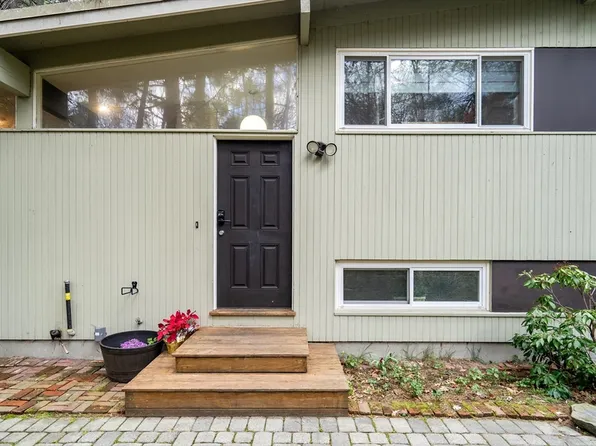 52 Turning Mill Rd, Lexington, MA 02420