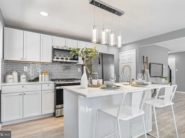 1047 Reverdy Rd, Baltimore, MD 21212