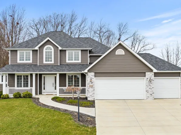 1832 S West Point Dr, Warsaw, IN 46582