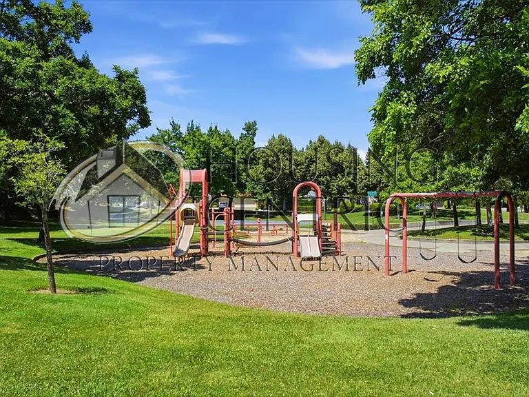 108 Pembury Way — Photo 45