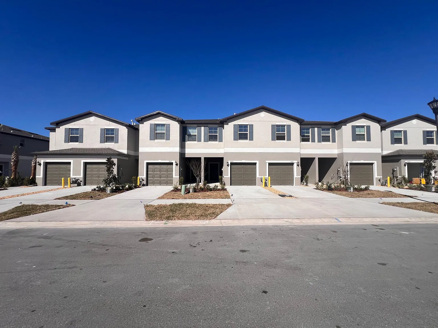 8333 Crescent Oaks Dr — Photo 3