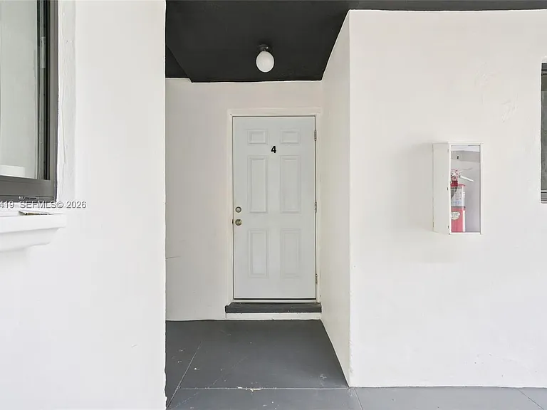635 SW 7th Ct #4 — Photo 15