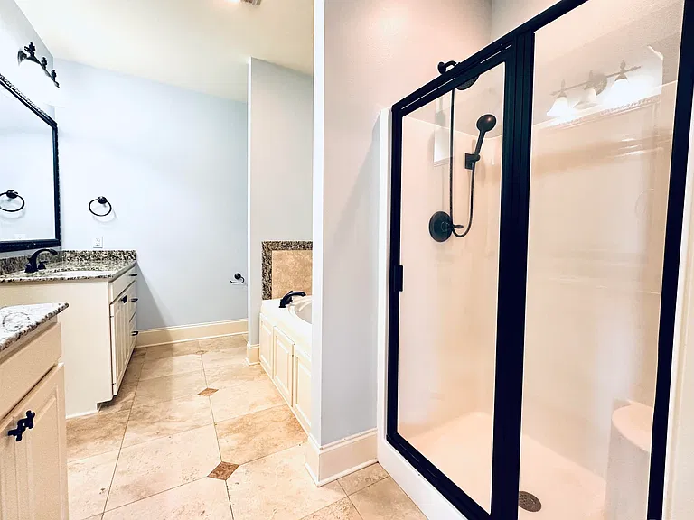747 Portula Ave — Photo 11