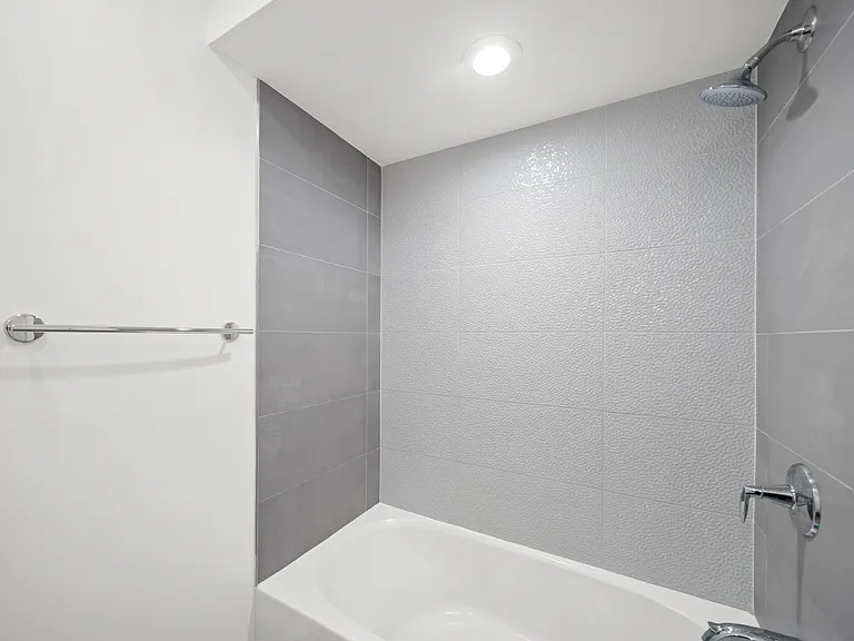 22 Pamrapo Ct W — Photo 32