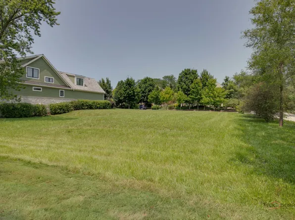 7299 Claridge Ct #48, Mundelein, IL 60060