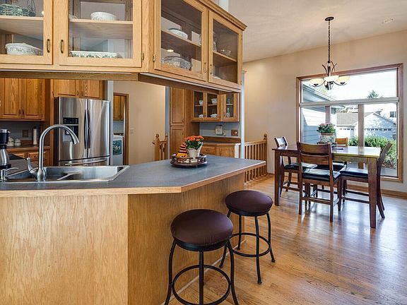 4th image of 1305 Wildflower Ln