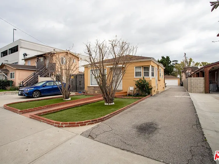 200 W Palmer Ave #C — Photo 19