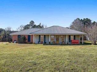 9115 Sumrall Rd, Crystal Springs, MS 39059