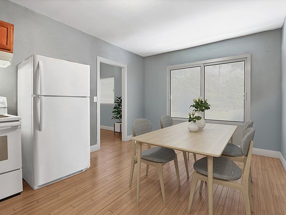 2nd image of 98 Lincoln Pl APT 1