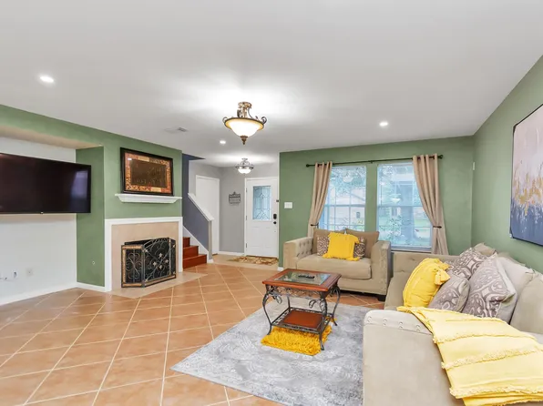 1247 Coppermeade Dr, Houston, TX 77067
