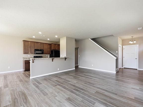4th image of 8512 N Summerhill Ln