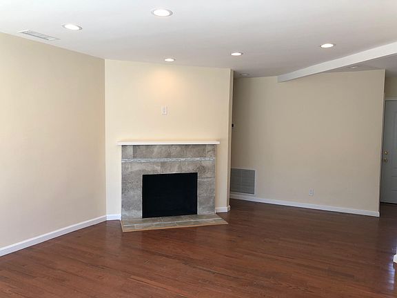 4th image of 2922 W 167th St