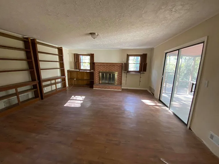 180 W Grantville Rd — Photo 4