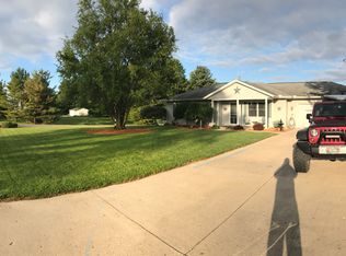 301 N Lakeland Dr, Lagrange, IN 46761