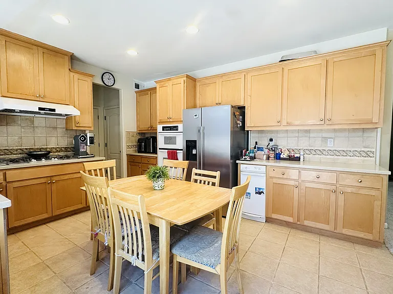 2425 Milford Dr — Photo 9