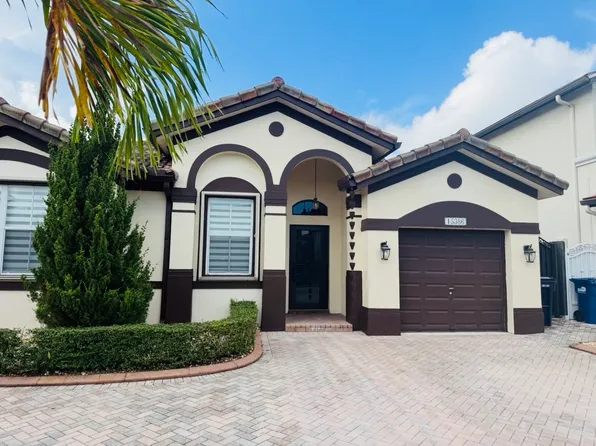15386 SW 14th Ln, Miami, FL 33194