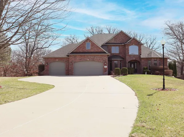 6800 N Stonecrest Ct, Peoria, IL 61615