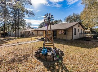 632 Sunset Rd, Colorado Springs, CO 80909