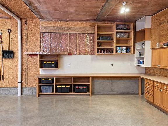 4th image of 107 Elgin Cres