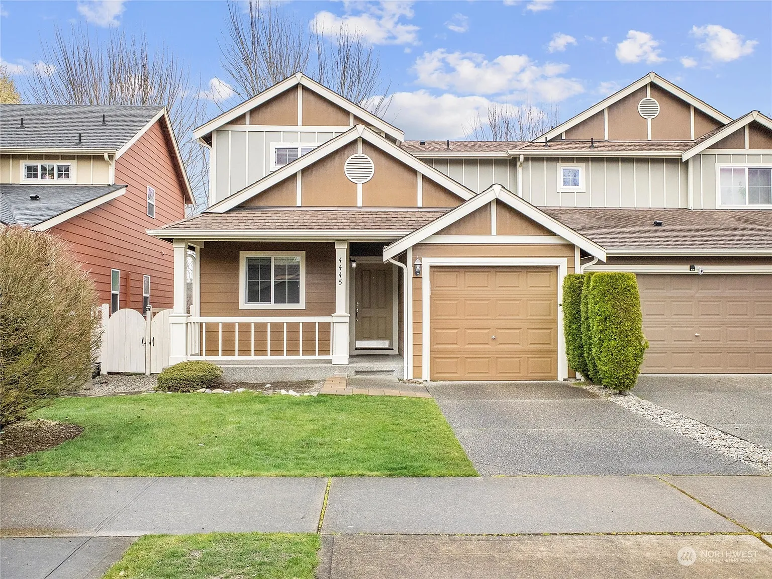 4445 Roxanna Loop SE photo 1