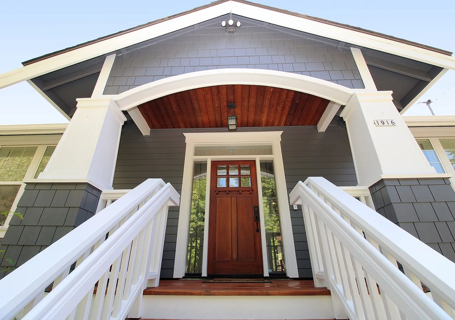 Stunning Custom 4 Bed/3 Bath Sellwood Craftsman Home built by Award Winning Green Builder — Photo 2