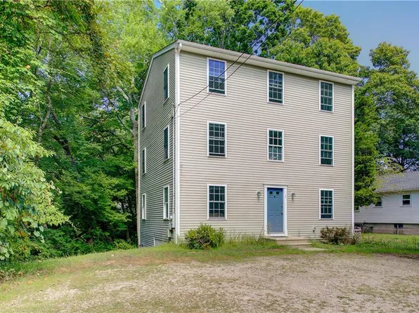 3 Shadbush Trl, Saunderstown, RI 02874