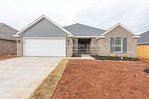 371 W Tyler Rd Photo 1