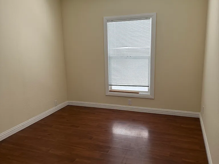 274B Athol Ave — Photo 11
