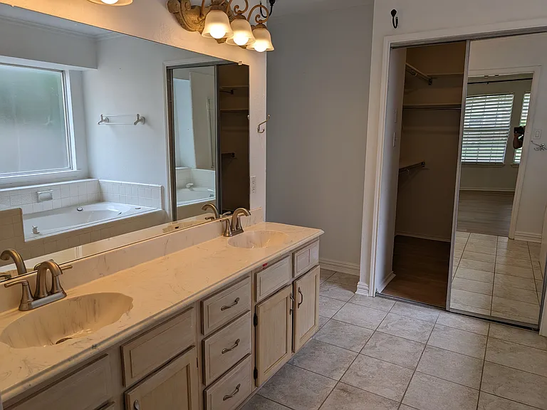 5232 Goodman Dr — Photo 16