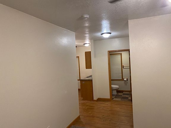 3rd image of 402 1st Ave NE #1