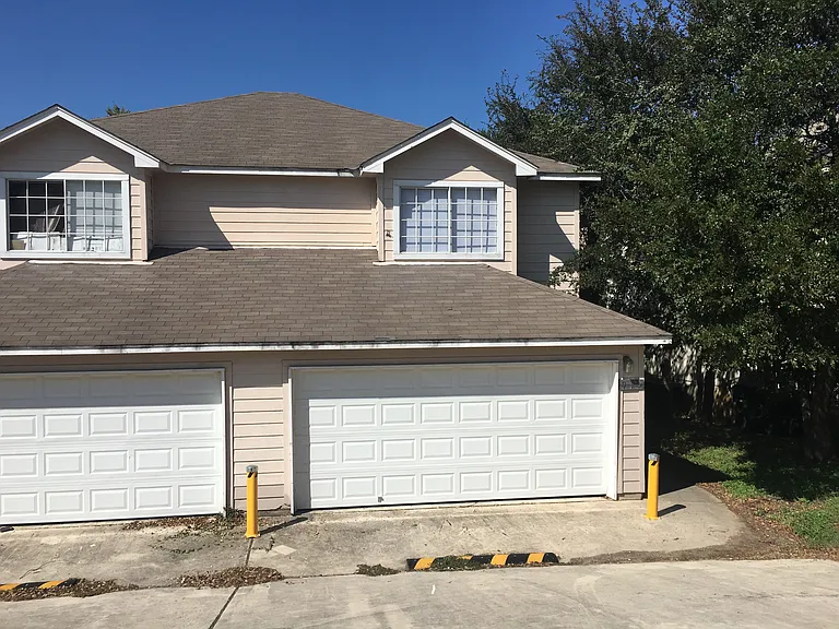 912 Sagewood Trl — Photo 1