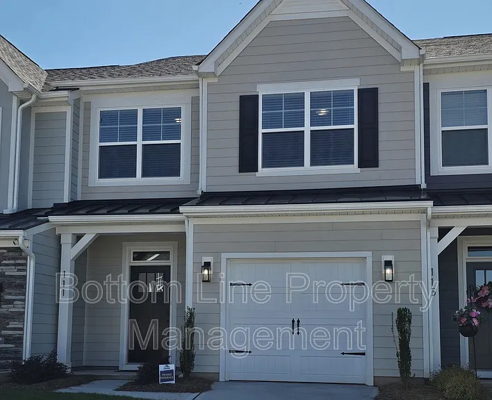 111 Viburnum Rd — Photo 2