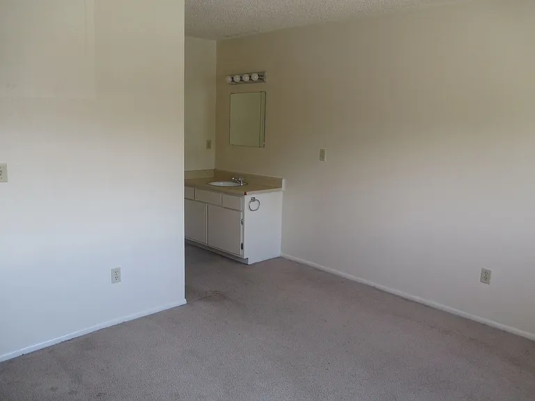 2200 Canyon — Photo 14