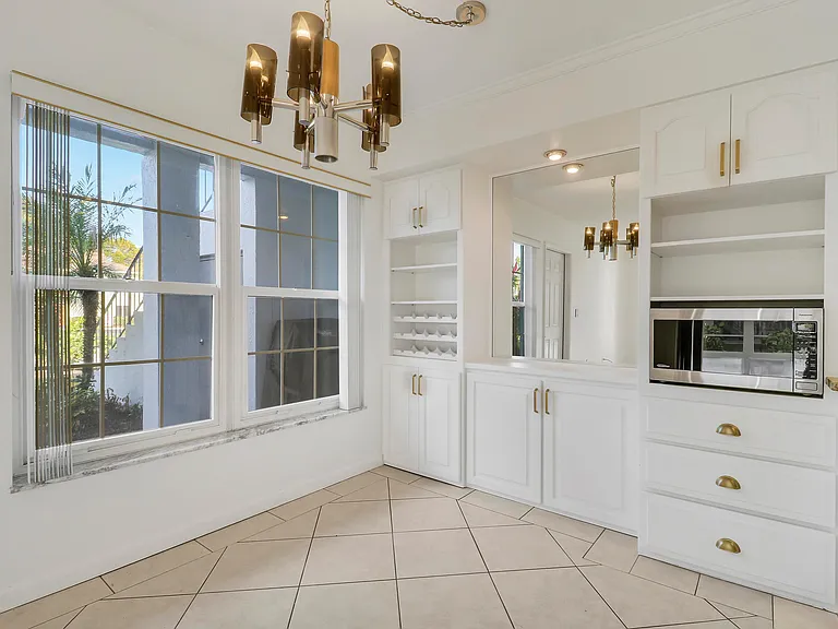 964 NW Spruce Ridge Dr #D1 — Photo 9