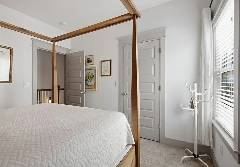 622B Annex Ave — Photo 24