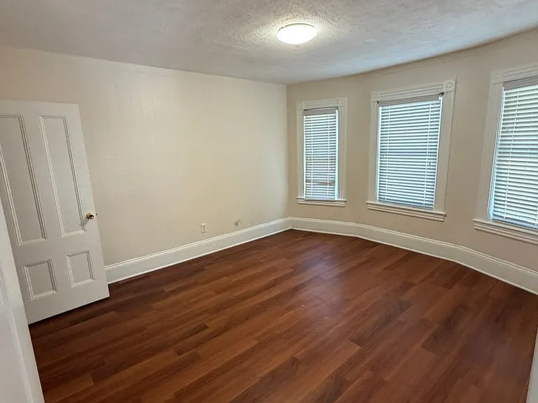 325 Rogers St — Photo 18