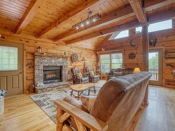 5th image of 145 Skyview Dr