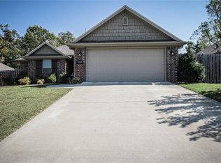 3109 S J St, Rogers, AR 72758