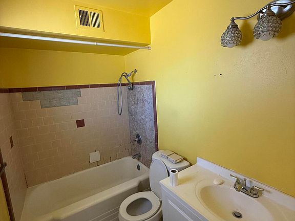 2nd image of 1617 E TURNEY Avenue