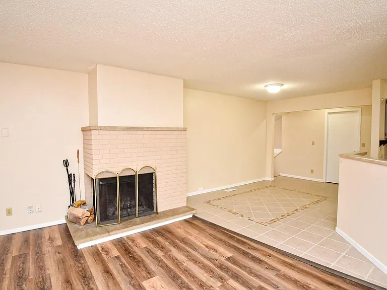2501 Thomas Ct — Photo 20