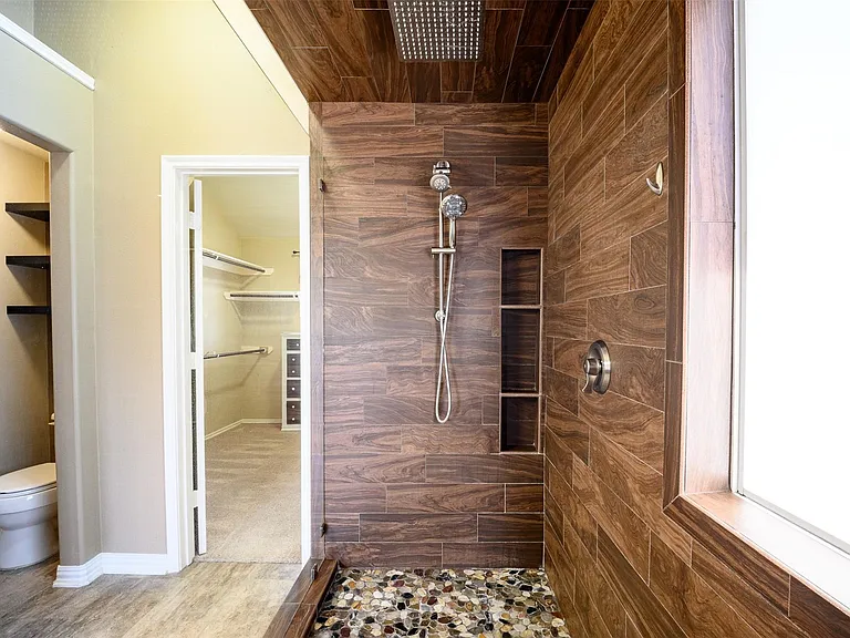 2931 Silver Landing Ln — Photo 33