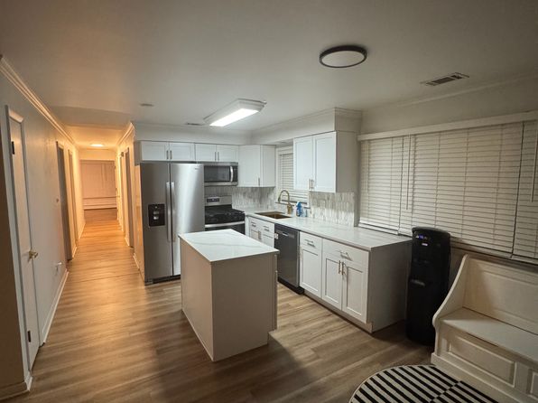 721 56th St APT 2