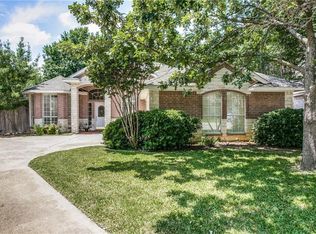 6220 Summergrove Dr, Arlington, TX 76001