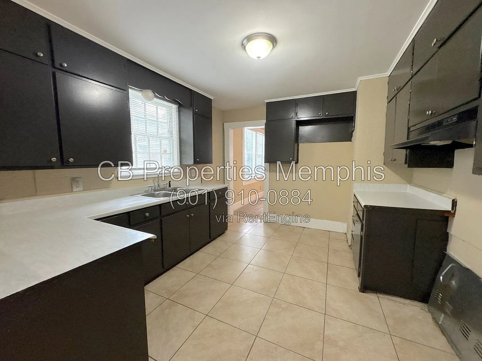 3 bed, 2.0 bath, 1376 sqft, $1,300 — Photo 2