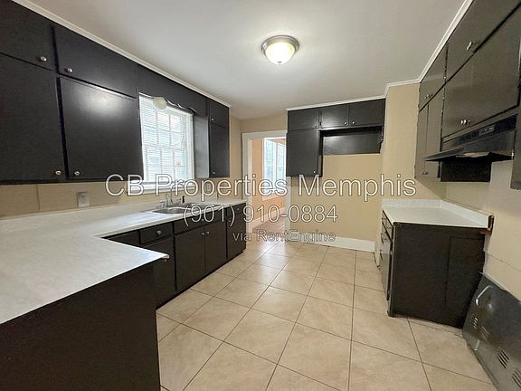 2nd image of 912 Newell St