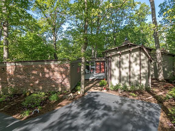 2nd image of 1241 Paloma Dr