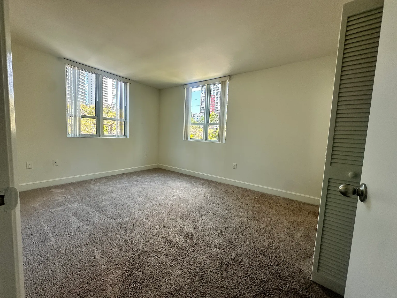 1530 Brickell Ave — Photo 4