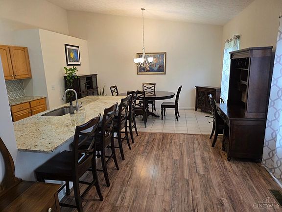 4th image of 2924 Parkwalk Dr