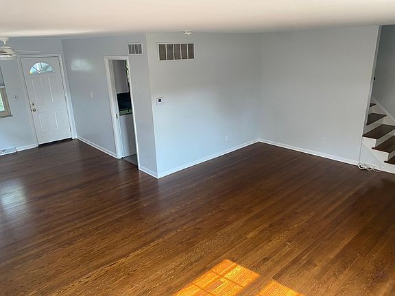 5th image of 3136 Northwest Blvd #36